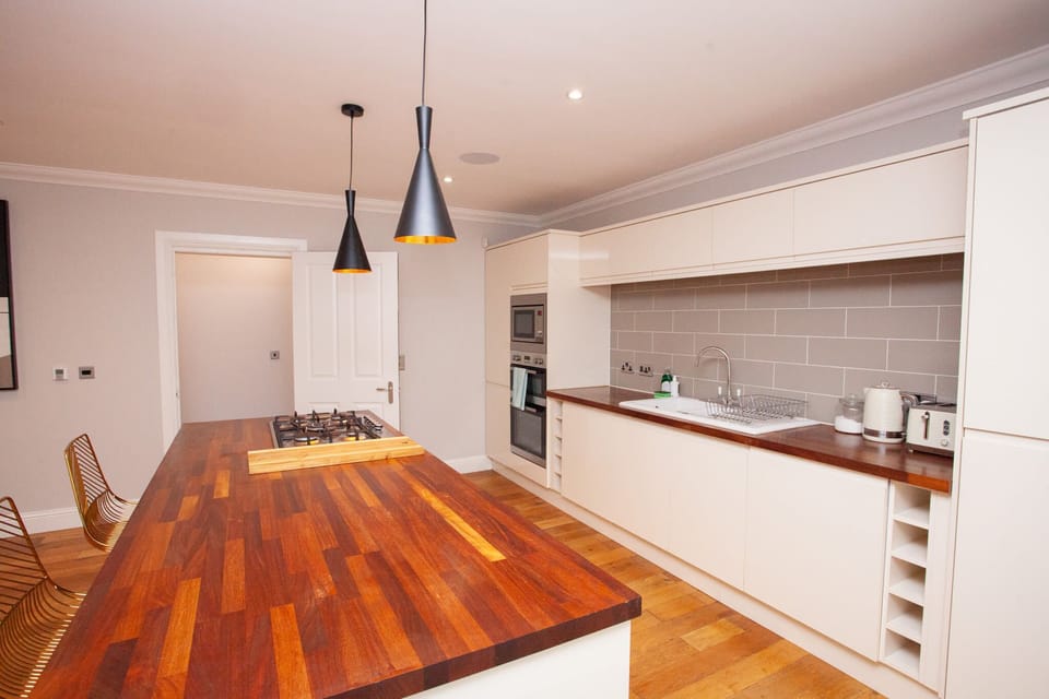 Modern kitchen and diner.