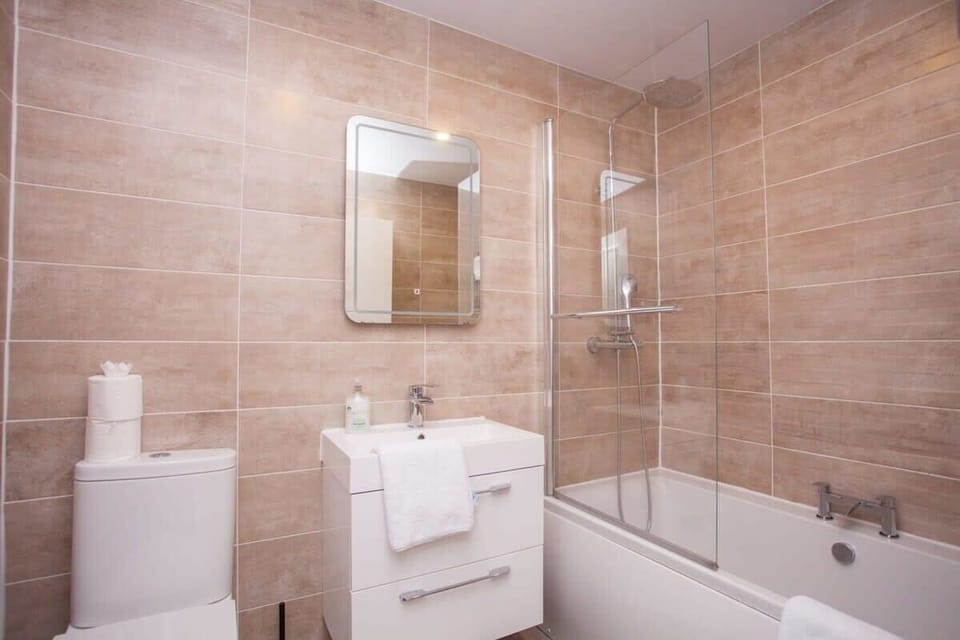 Modern bathroom