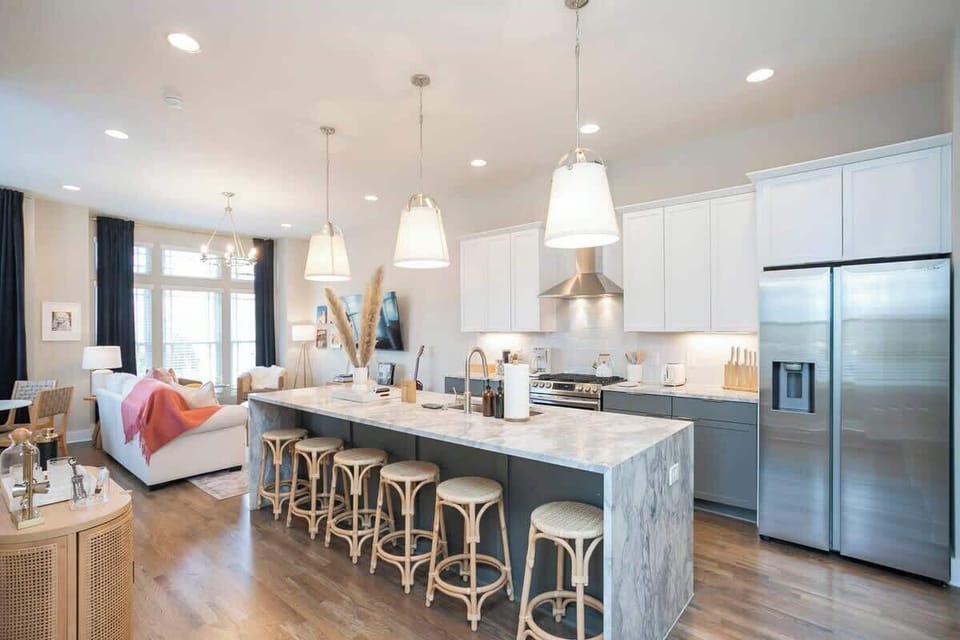 Brand New Kitchen w/Stainless Appliances