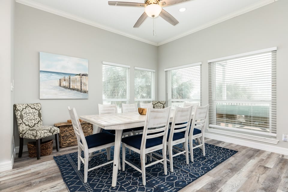 Comfortably sit up to 8 at the table