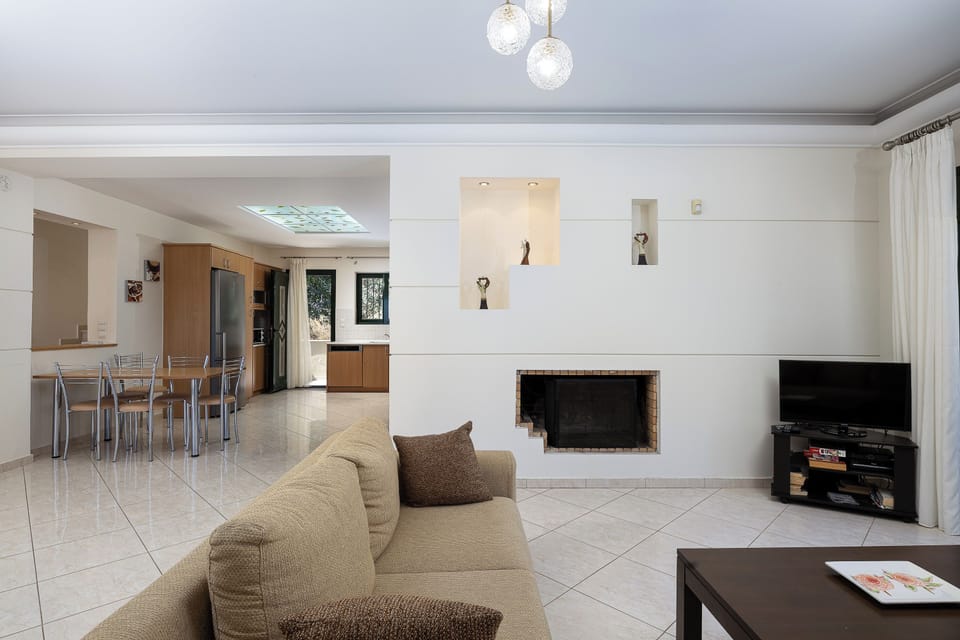 Villa, 3 Bedrooms with Shared Pool | Living area | 32-inch flat-screen TV with cable channels, TV