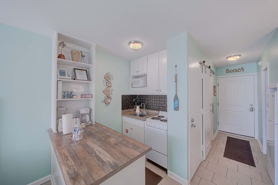 Kitchenette.
