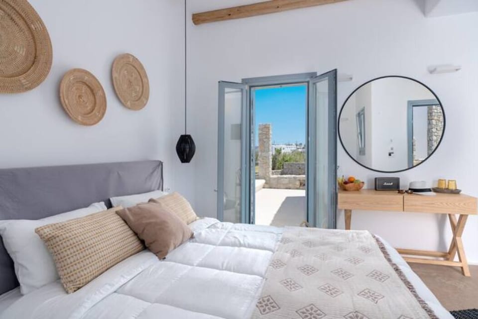 In-room safe, soundproofing, iron/ironing board, free WiFi