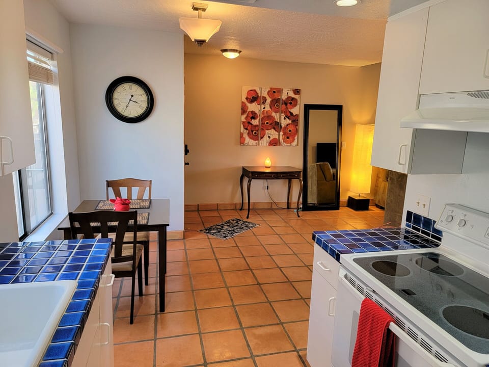 Kitchen, Dining & Entry Way w/ Air Purifying Salt Lamp