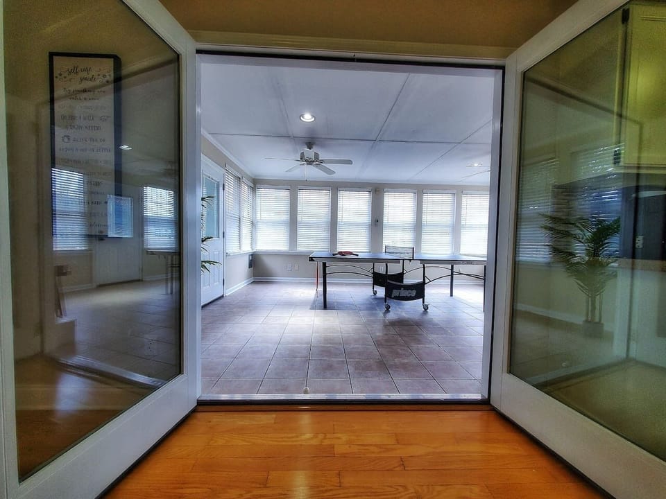 Sunroom/gameroom