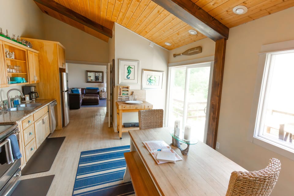 House, Private Bathroom, Ocean View (Beach Bungalow) | Shared kitchen