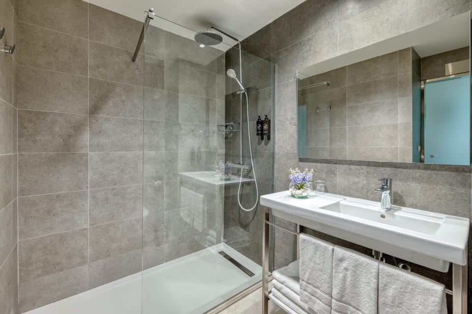 Free toiletries, hair dryer, bidet, towels