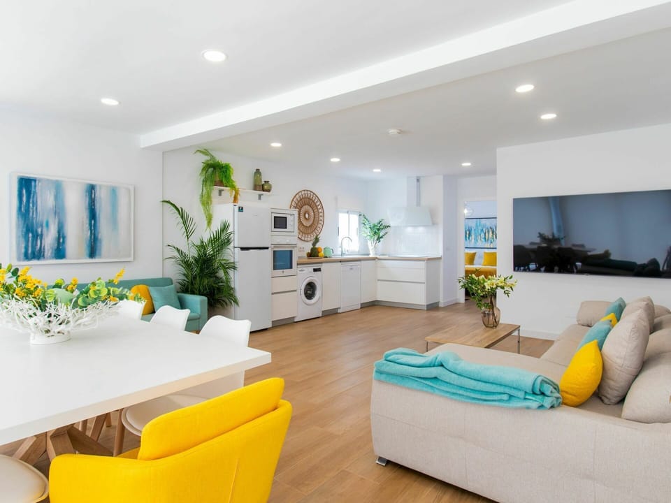 Plant, Furniture, Table, Property, Couch, Houseplant, Green, Azure, Comfort, Building