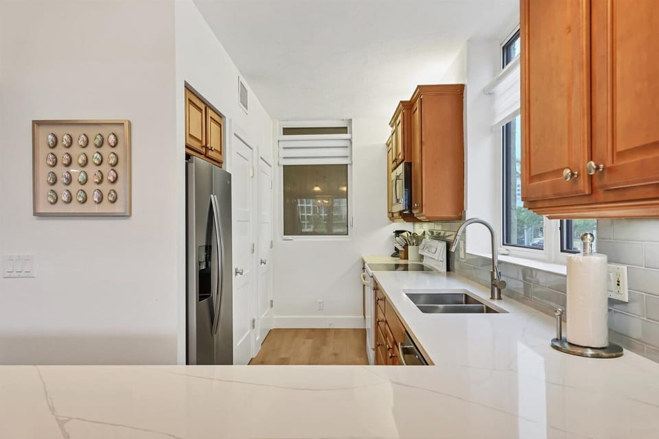 Beachplace 6-101 by FVC - Kitchen