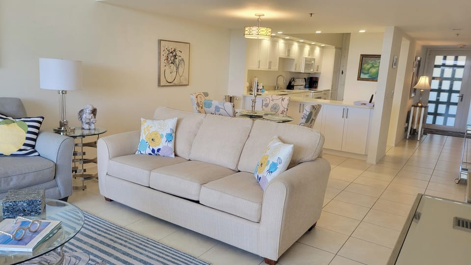 Beachplace 10-402 by FVC