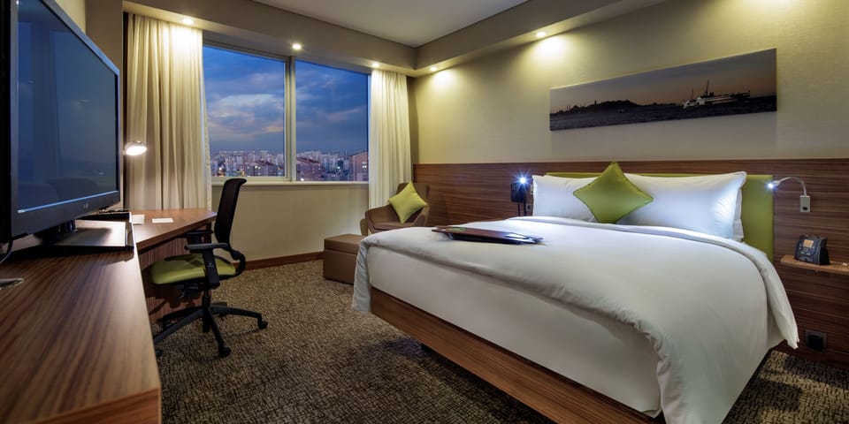Minibar, in-room safe, desk, laptop workspace