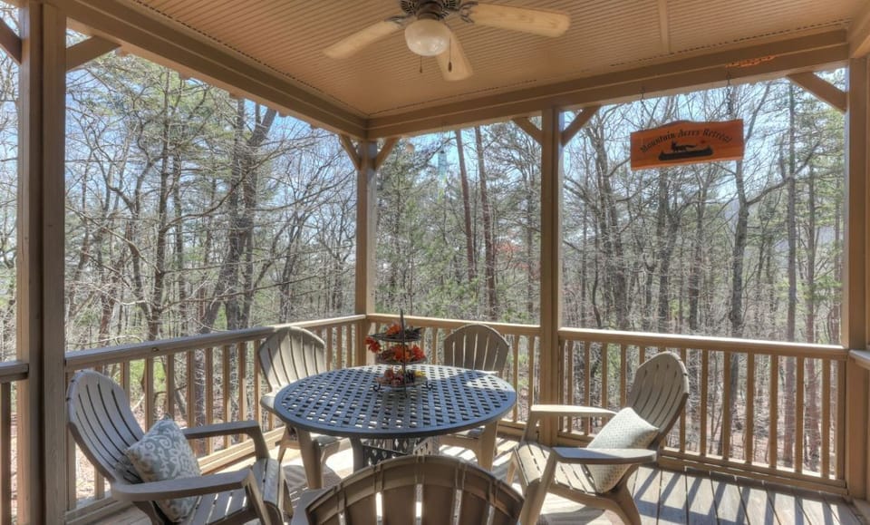 Big Canoe Cabin - Mountain Acres Retreat - 5-Piece Outdoor Dining Set