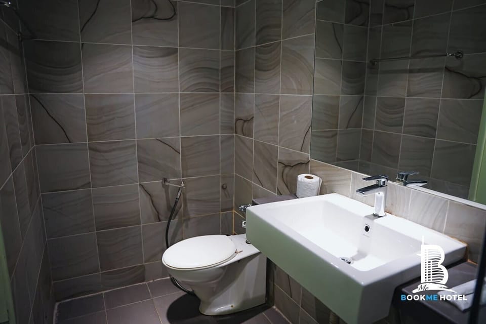 Free toiletries, hair dryer, bidet