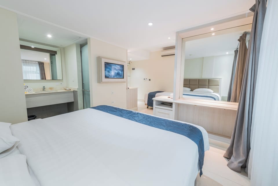 In-room safe, desk, soundproofing, iron/ironing board
