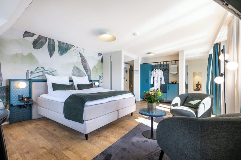Junior Double Room | Hypo-allergenic bedding available, minibar, in-room safe, desk