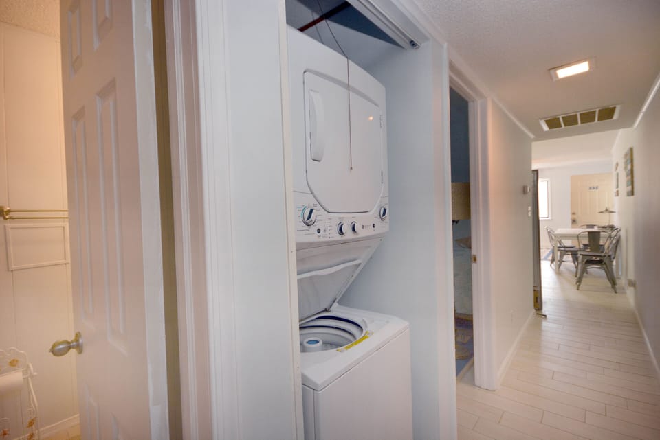 HALL-WASHER-DRYER
