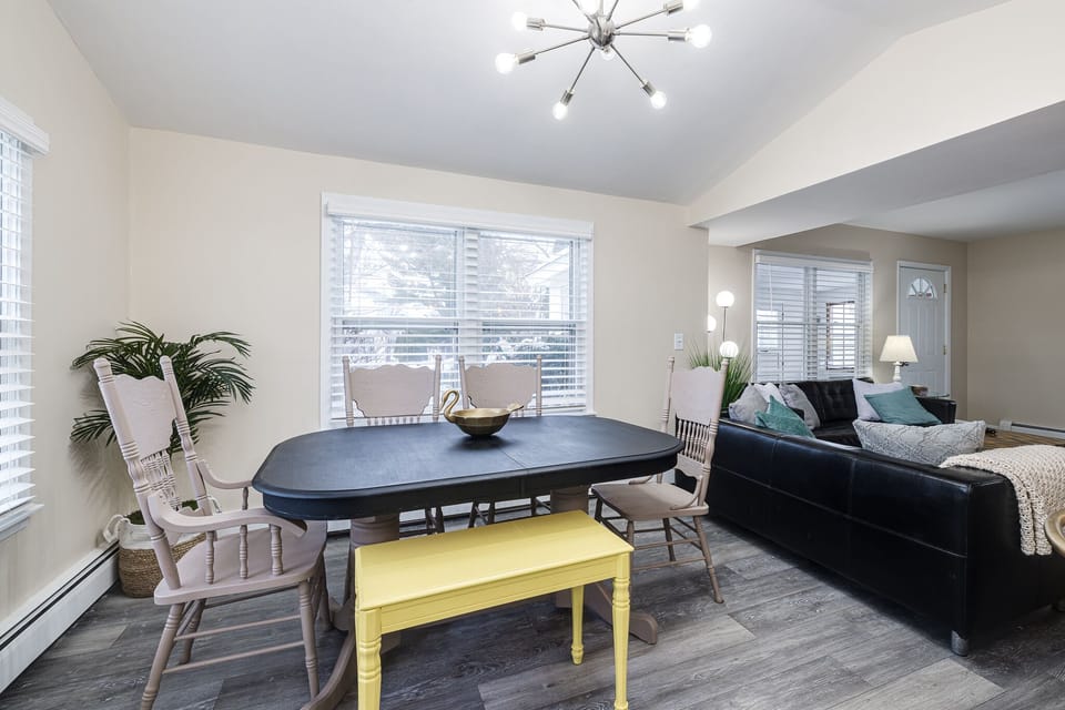 Dining area adjacent to living room 