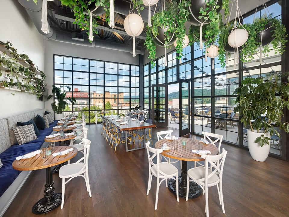 3 restaurants, breakfast, lunch, dinner served; American cuisine