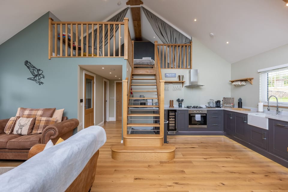 Cottage | Private kitchen | Fridge, microwave, dishwasher, electric kettle