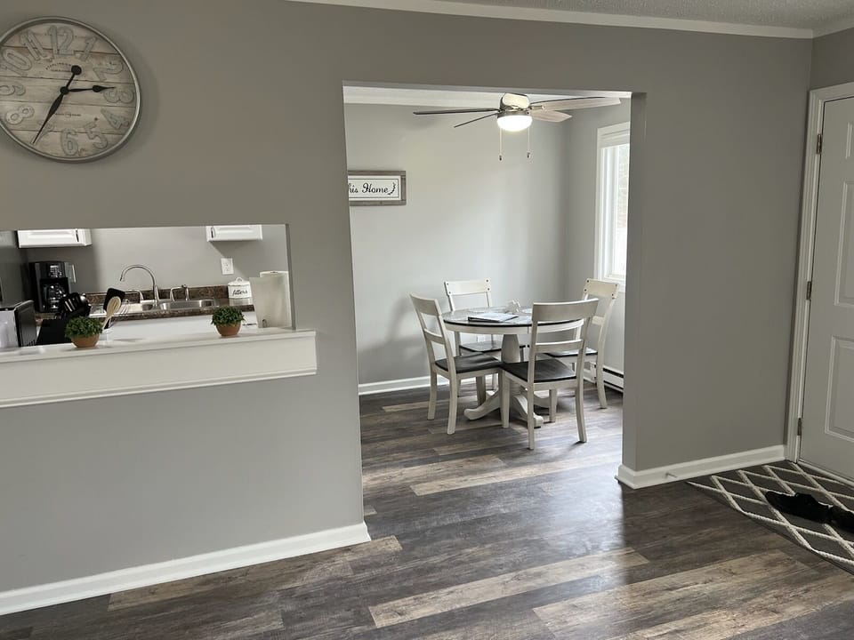 Entrance to the kitchen from the living room.