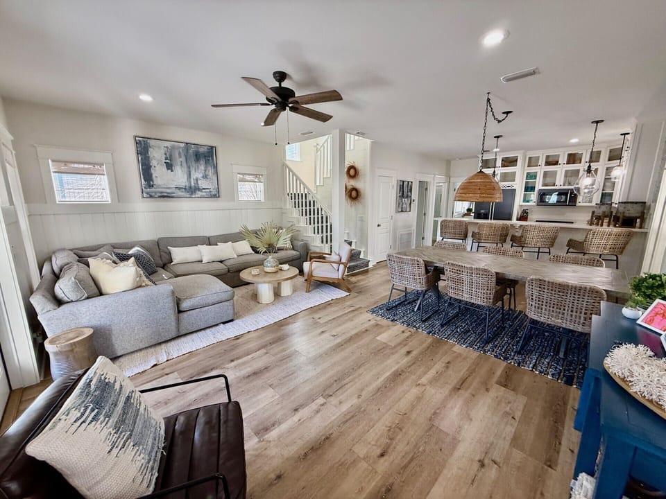 Living Room/ Kitchen
