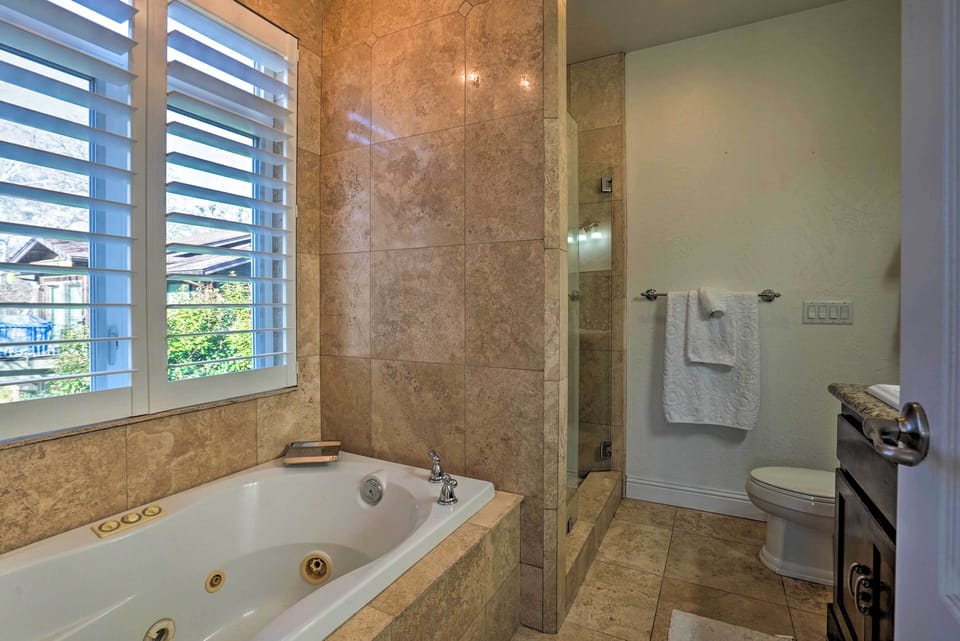Full Bathroom | 2nd Floor | Bathtub Currently Unavailable