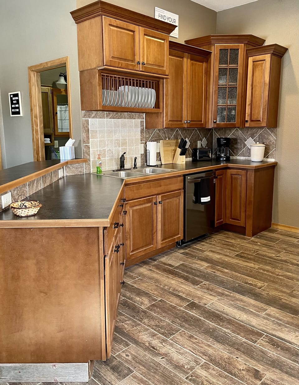 Spacious and clean kitchen. 