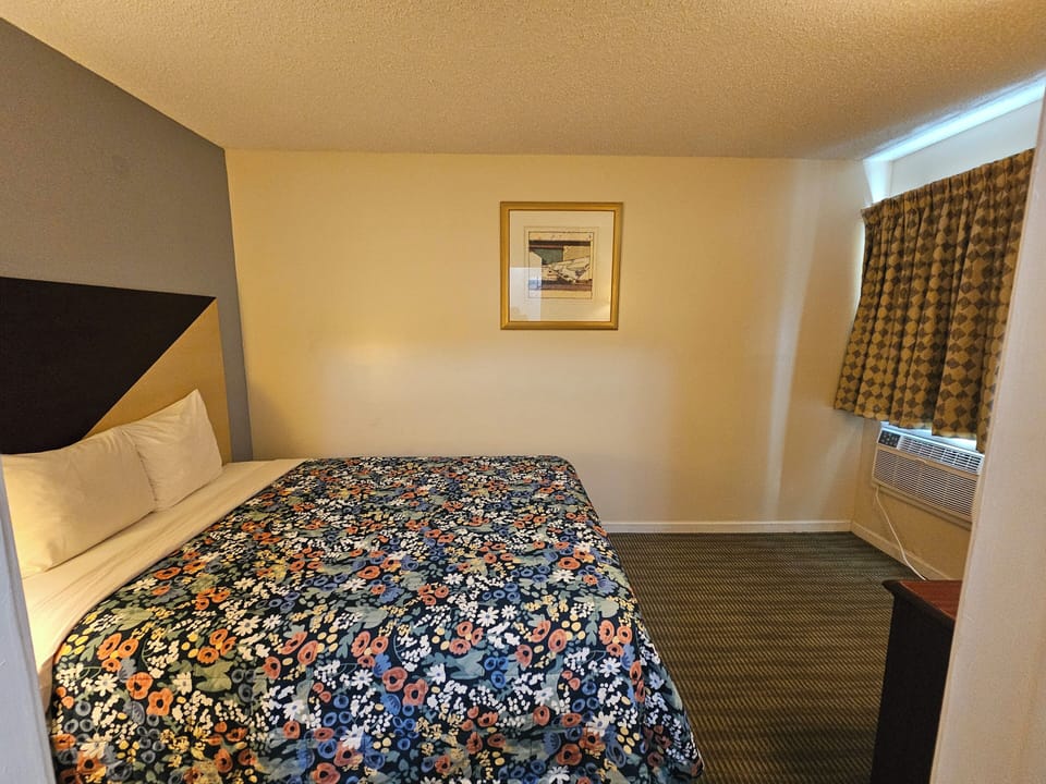 Signature Suite, Multiple Beds | Desk, laptop workspace, blackout drapes, soundproofing