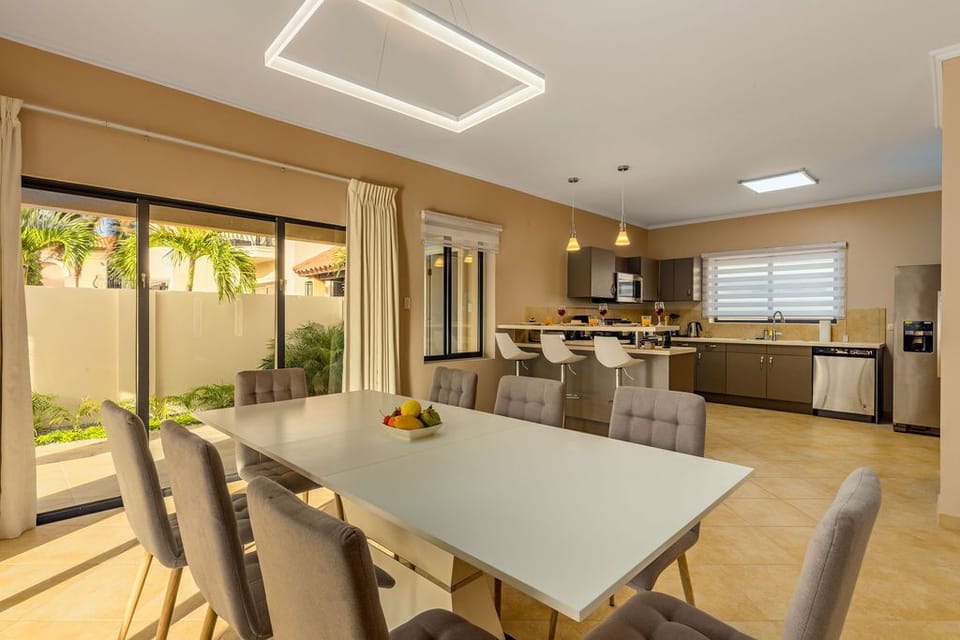 Enjoy hearty meals with all your friends and relatives 