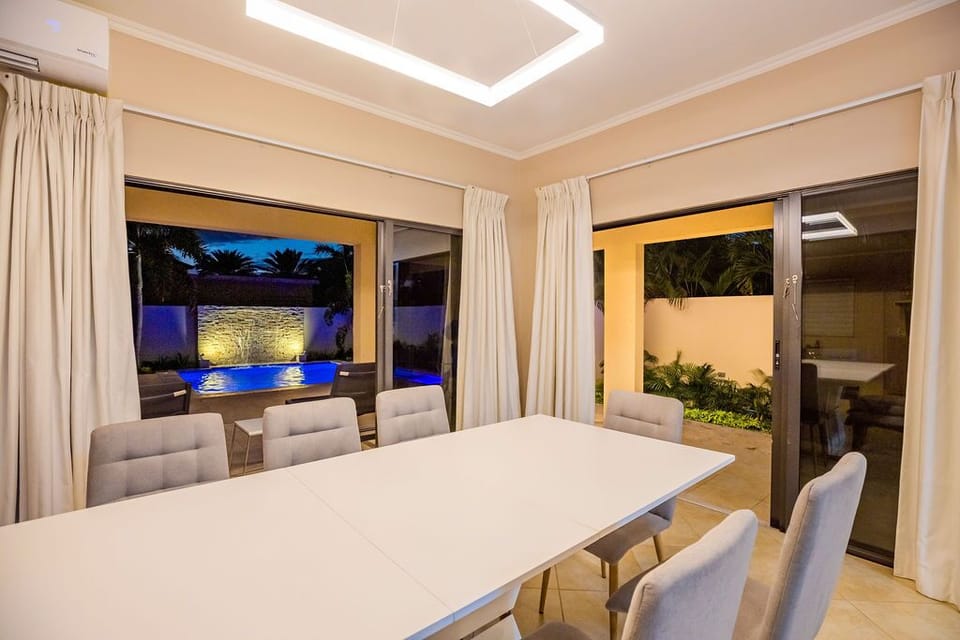 Enjoy hearty meals with all your friends and relatives 