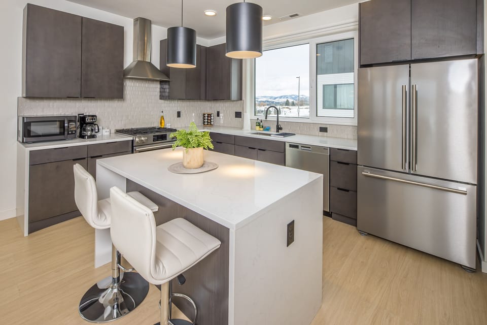 Cook a gourmet meal in this beautiful kitchen | Main Level