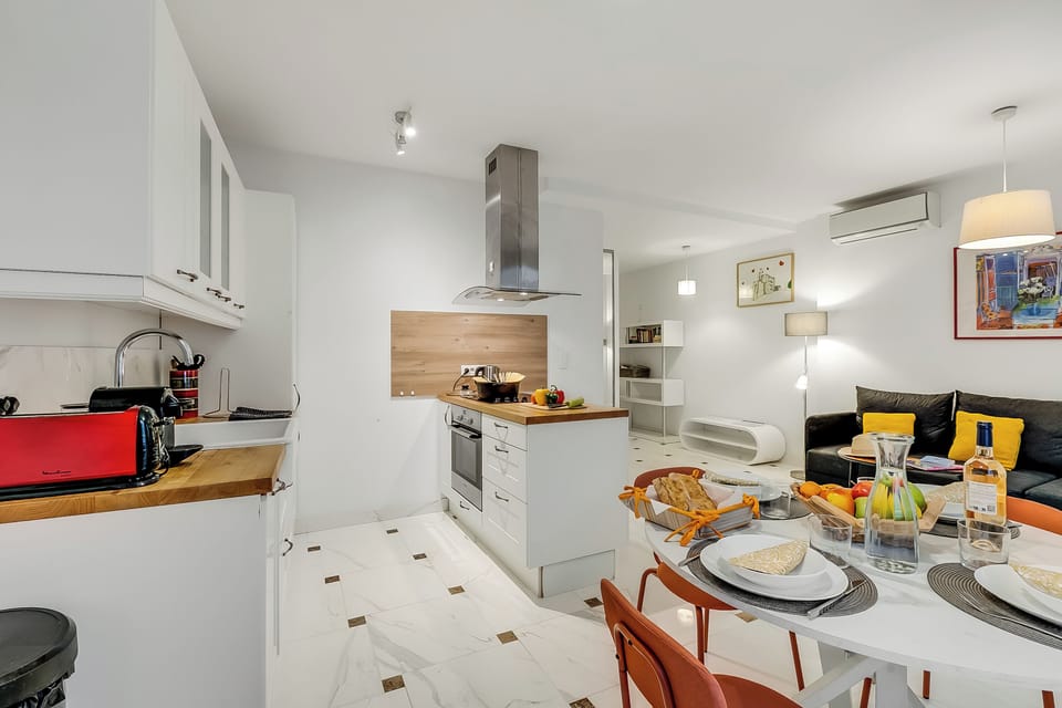 Kitchen and dining area