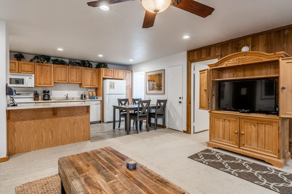 Living Room, Flat Screen TV, Wood Burning Stove (Wood Provided)