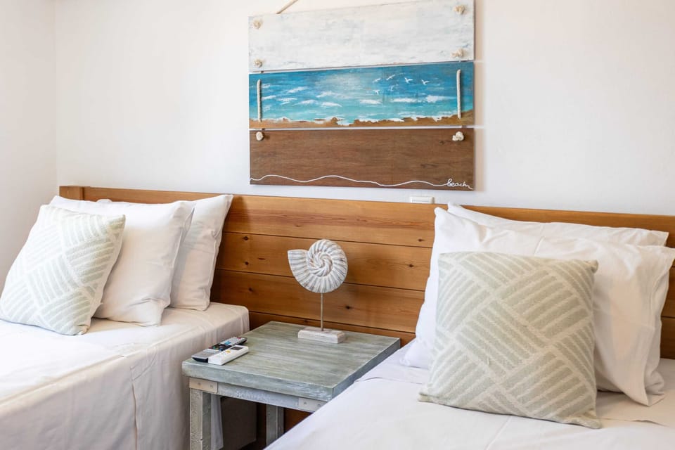 Second bedroom details