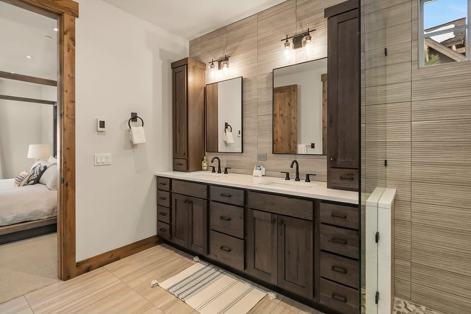 Sanctuary Villa: - Main floor master bath.