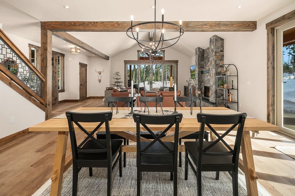 Sanctuary Villa: - Large dining table seats 8 comfortably.