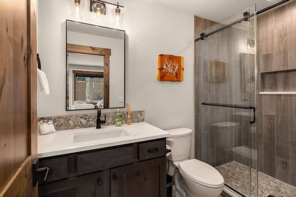 Sanctuary Villa: - En-suite private bathroom.