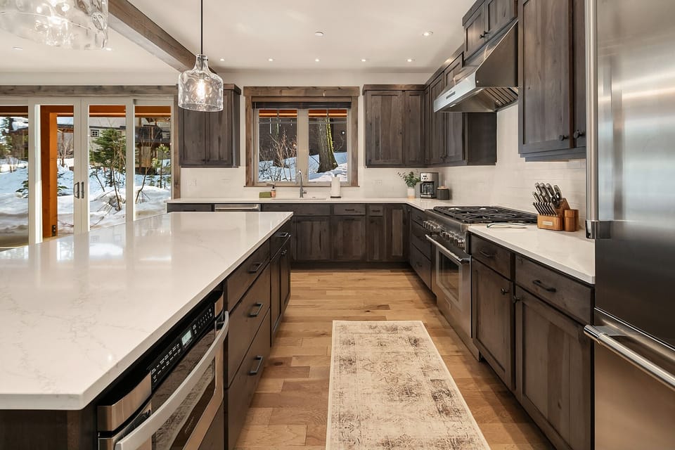 Sanctuary Villa: - Fully stocked chef's kitchen.