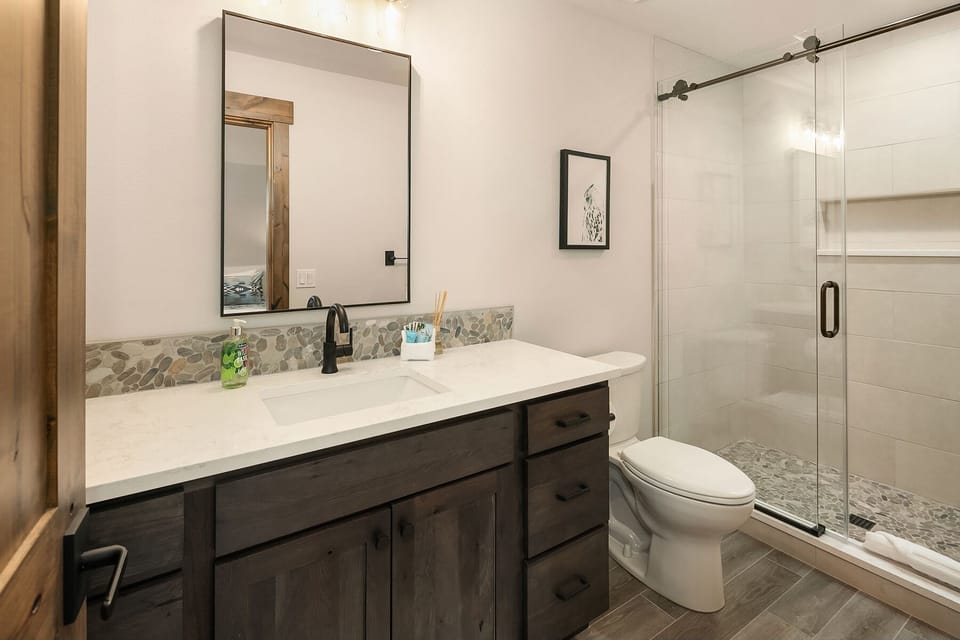 Sanctuary Villa: - Private en-suite bathroom.