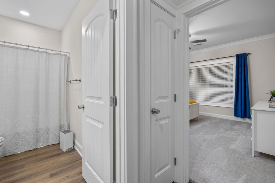 Bathroom & Bedroom