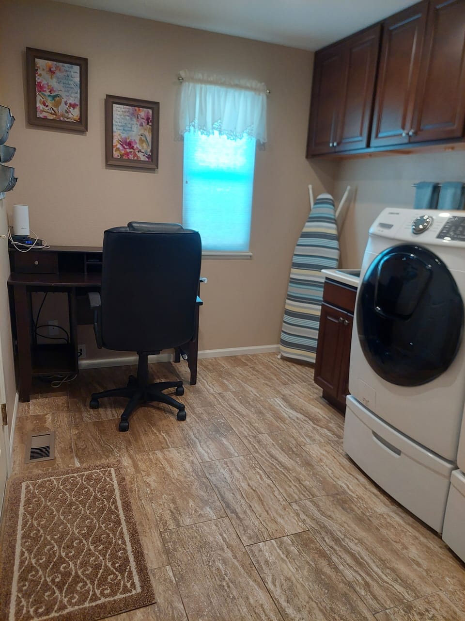 Laundry Room with washer and dryer, sink and desk area