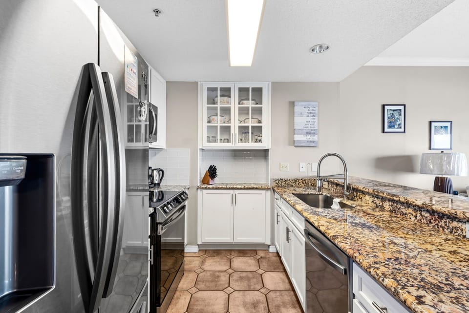 Full kitchen
