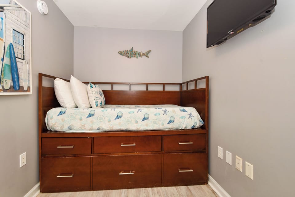 The Palms of Destin 1309 - Guest Bedroom