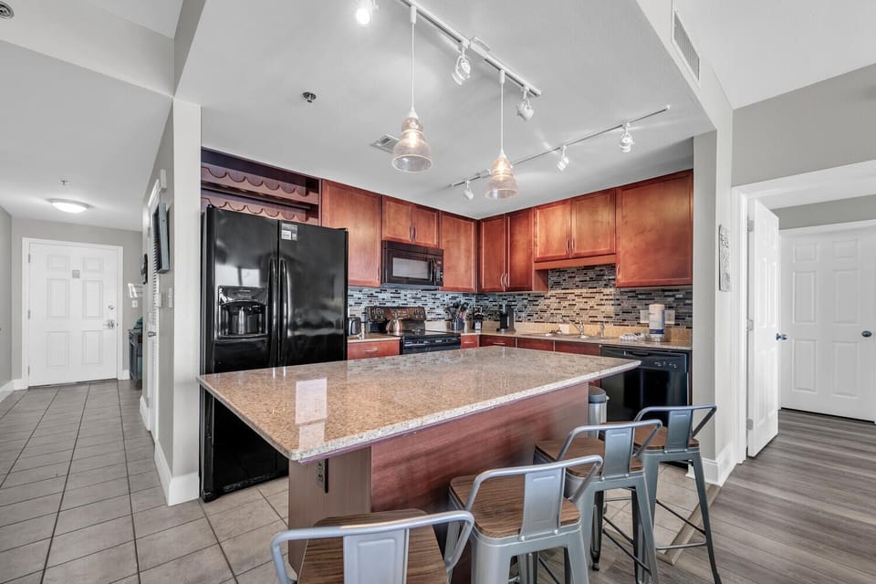 Eat-in bar seating