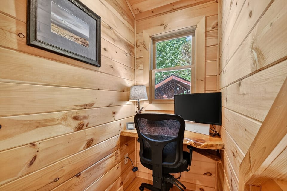 Office space with monitor and high speed Starlink internet