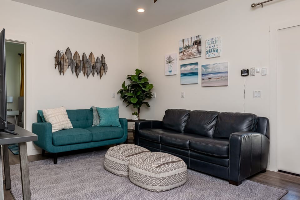 living room #2 with 4k smart TV + AC