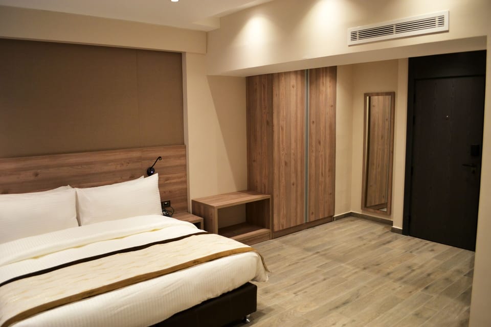 Standard Room, 1 Bedroom | Egyptian cotton sheets, premium bedding, down comforters