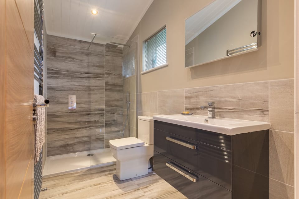 Luxury Lodge, Close to Beach, Pet Friendly