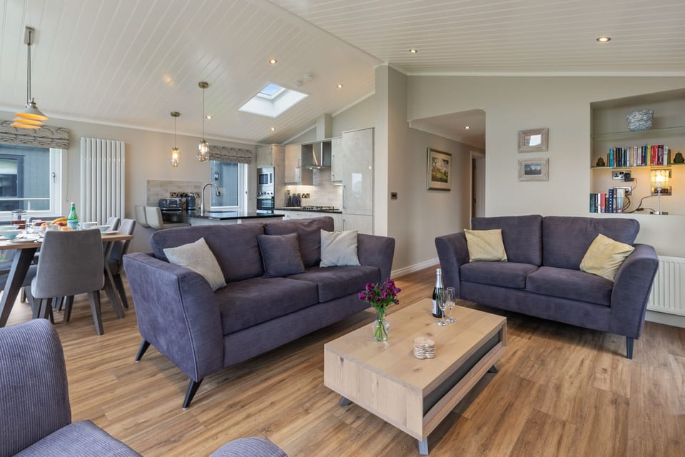 Luxury Lodge, Close to Beach, Pet Friendly