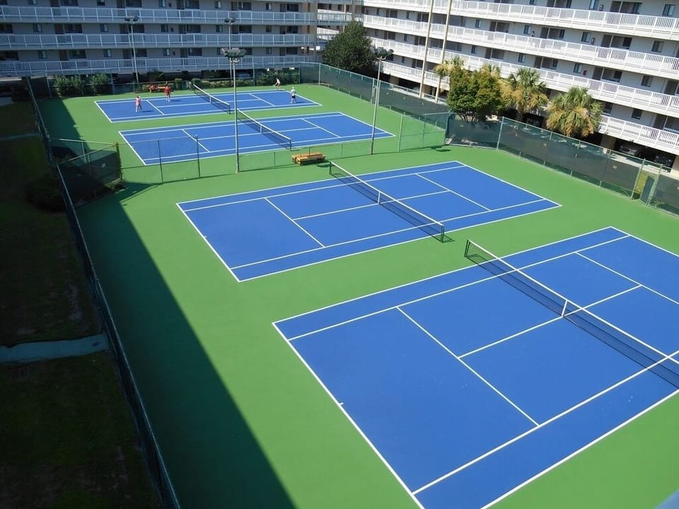 Tennis anyone?  plus 2 more courts -one set up to Pickleball